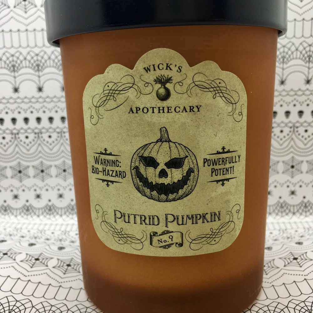 Putrid Pumpkin 1 Wick Apothecary Halloween Candle - Picture 2 of 7